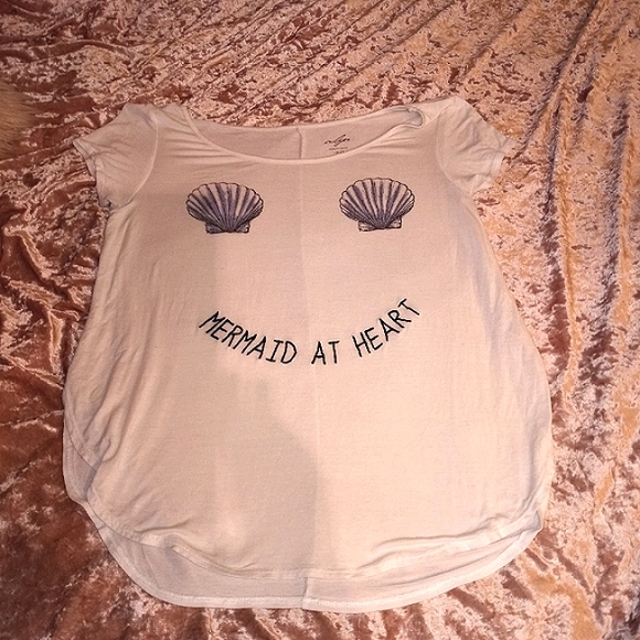 Small Mermaid At Heart Seashell Bra White Shirt 🧜‍♀️ - Picture 4 of 9